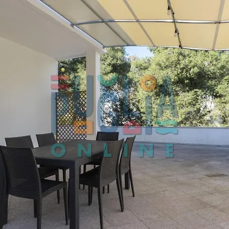 Li Curiosi Puglia On Line Apartmán *